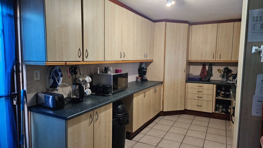 3 Bedroom Property for Sale in Elsies River Western Cape